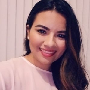 Meet your Posher, Claudia